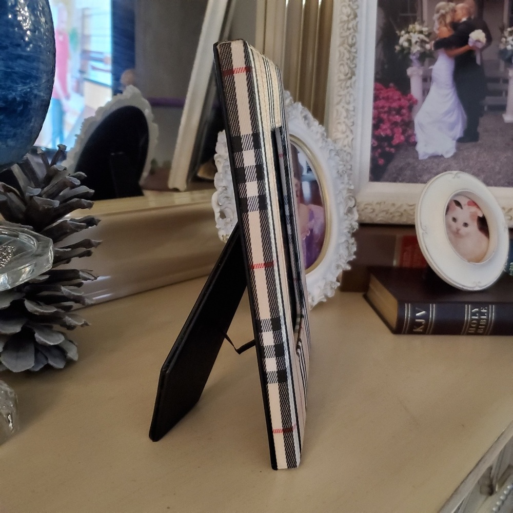 Frame Burberry Pattern - Picture 4 of 5